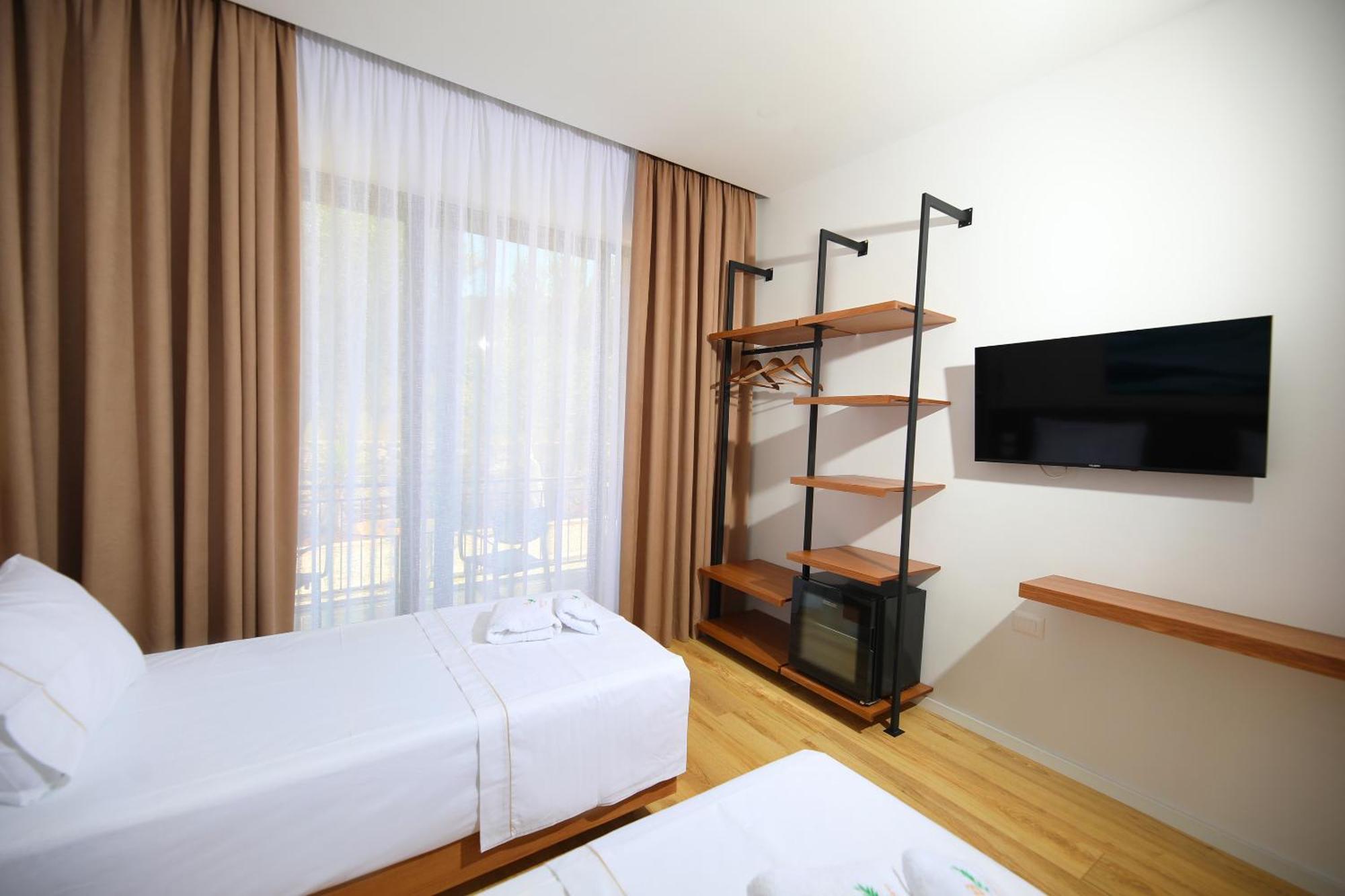 Mezzanine Bay Hotel Himara Kültér fotó